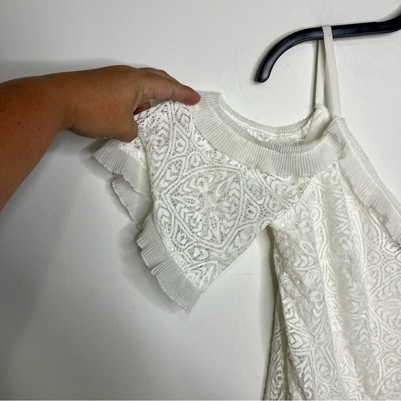 White House Black Market white Lace cold shoulder blouse women’s size - Picture 2 of 6